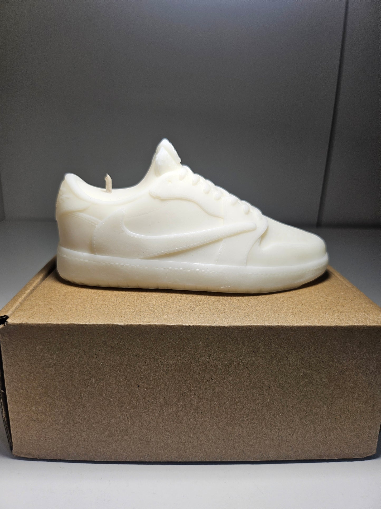 V6Sneaker Candle – Sneaker-Inspired Luxury Candles